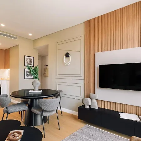 Carvalhal - 2 Bedrooms And Pool In Avenidas Novas * 리스본