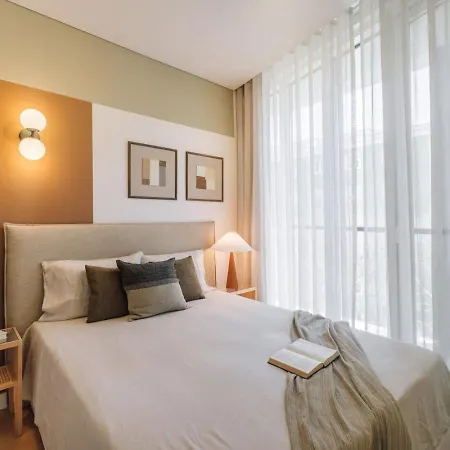 Carvalhal - 2 Bedrooms And Pool In Avenidas Novas *