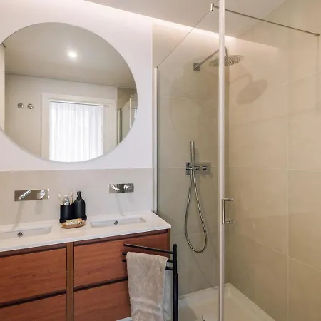 Carvalhal - 2 Bedrooms And Pool In Avenidas Novas Apartment *