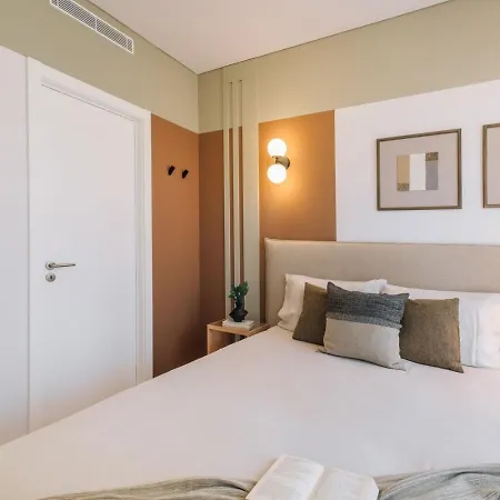 Carvalhal - 2 Bedrooms And Pool In Avenidas Novas Lissabon