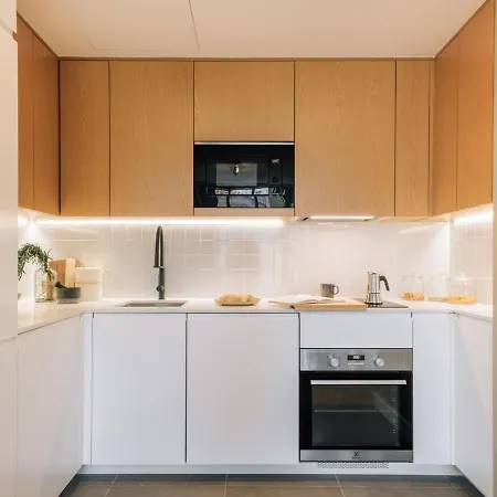 Carvalhal - 2 Bedrooms And Pool In Avenidas Novas Apartment